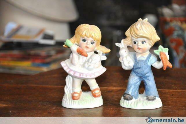 paire de postures en biscuit enfantine lapin et carotte