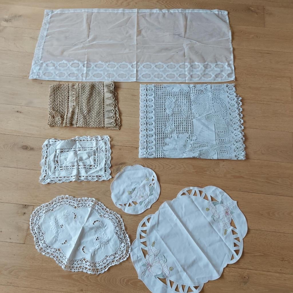 Lot de + 50 Napperons et Nappes Anciens - Broderie et Toile, Ophalen of Verzenden, Gebruikt