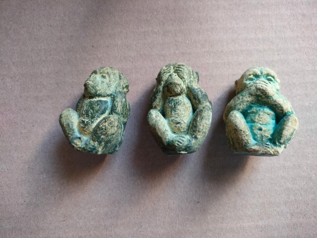 🙈 🙉 🙊 3 groene stenen aapjes - horen zien zwijgen, Verzamelen, Ophalen of Verzenden, Gebruikt, Dier