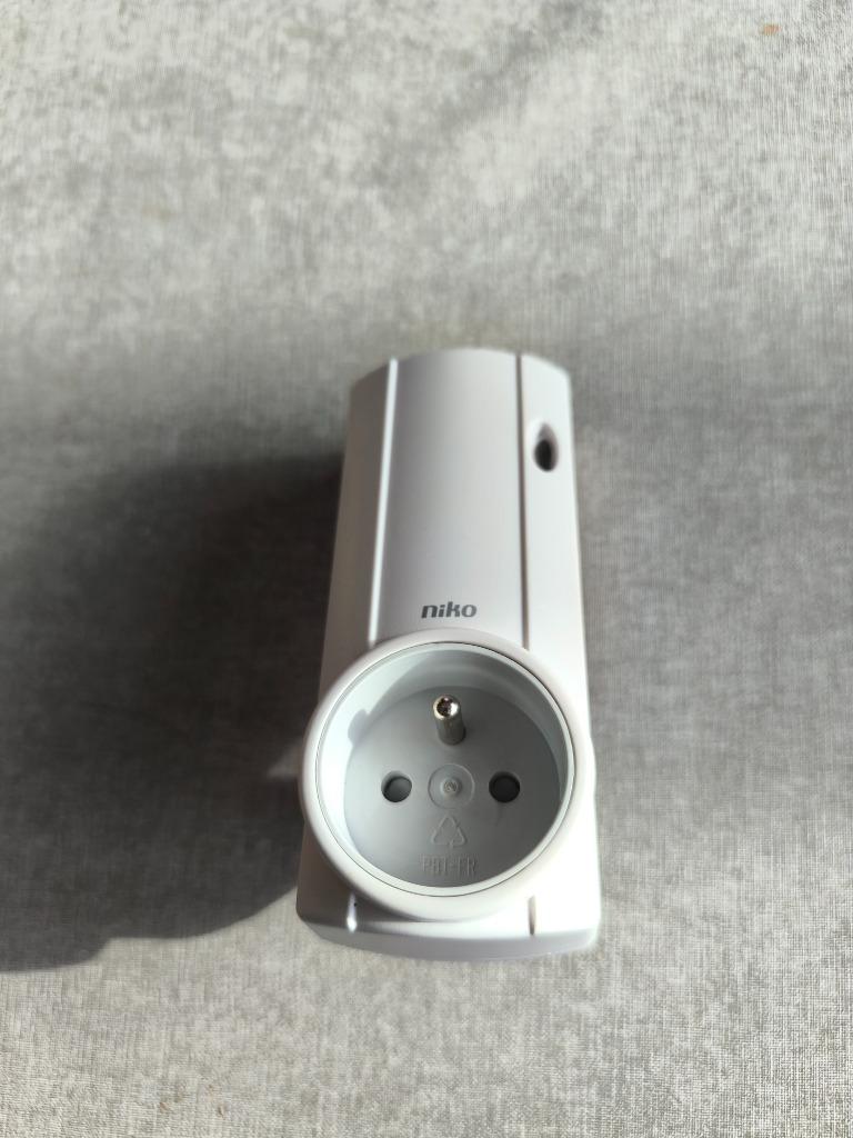 Niko RF Prise Intermédiaire avec recepteur sans fil 05-340, Enlèvement, Comme neuf