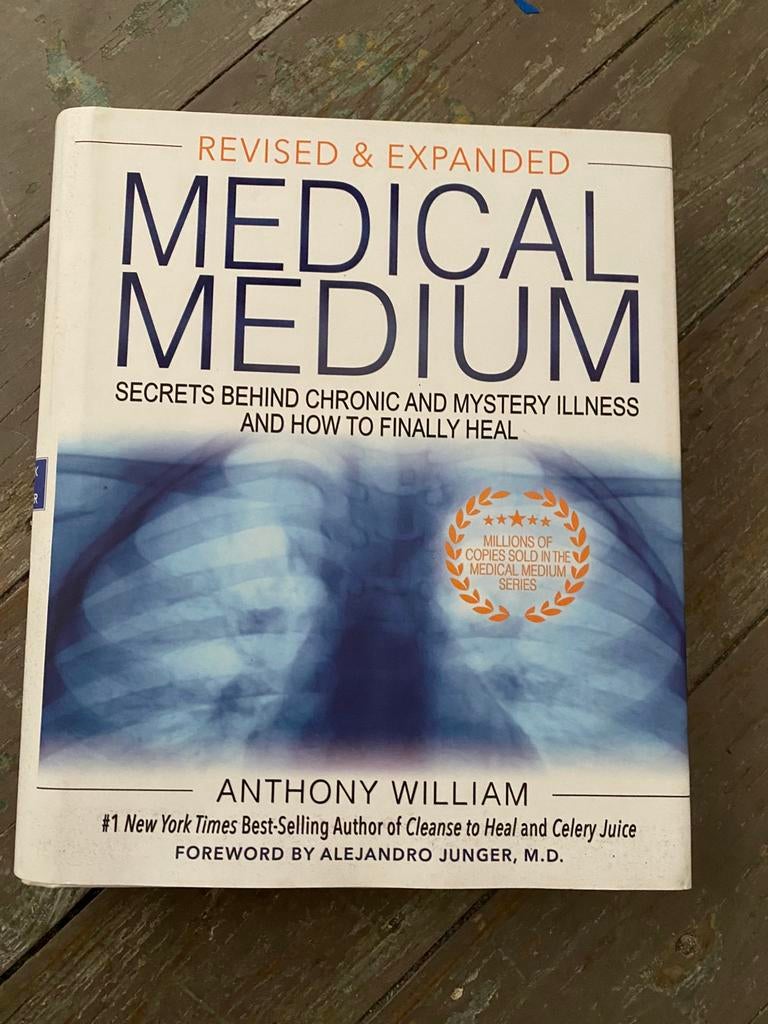 Boek medical medium, Ophalen of Verzenden, Zo goed als nieuw
