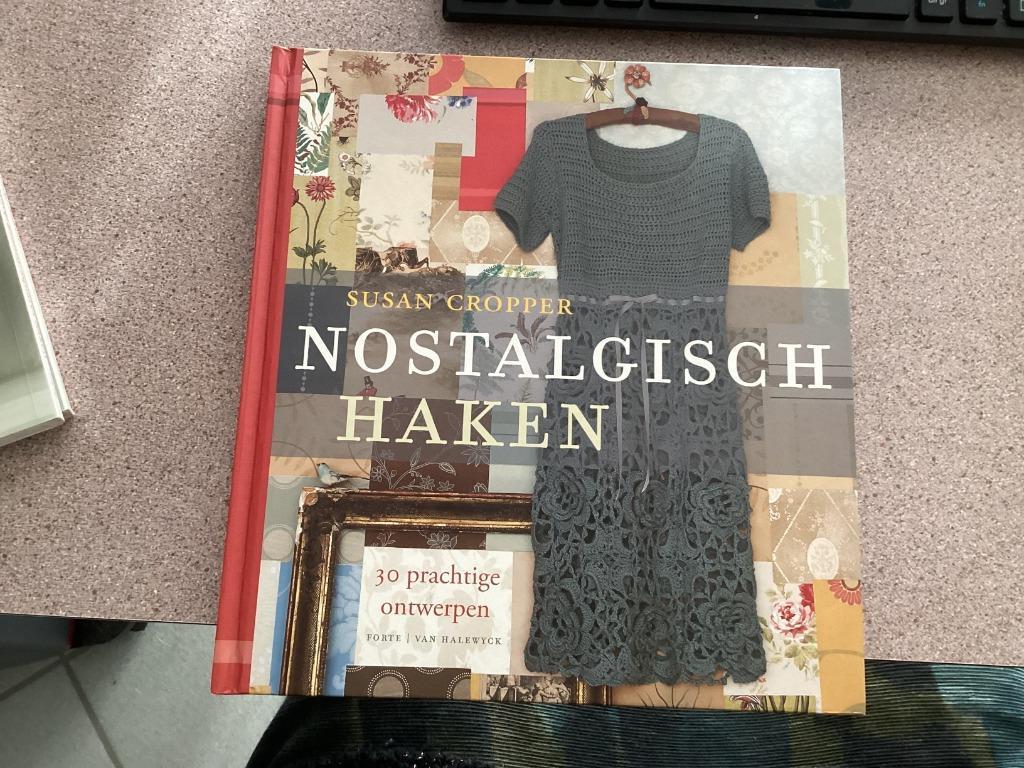 Haakboek Nostalgisch Haken - Susan Cropper, Hobby en Vrije tijd, Ophalen, Zo goed als nieuw, Haken, Patroon of Boek