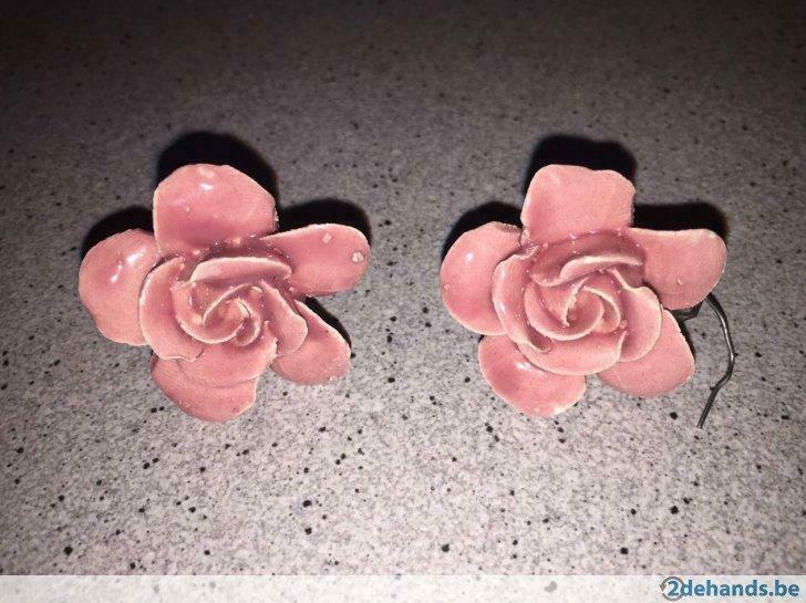 Bloem in keramiek met parel (Parelluster)