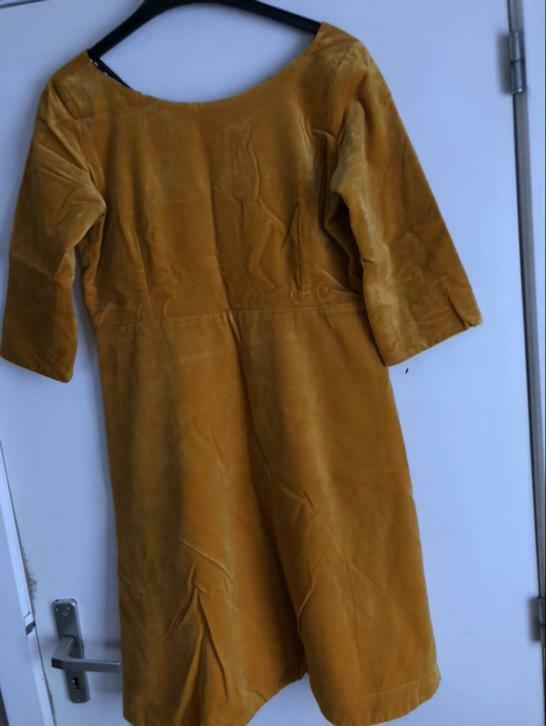 Vintage Okergeel fluwelen winterjurk house of dots maat L, Kleding | Dames, Ophalen of Verzenden, Maat 42/44 (L)