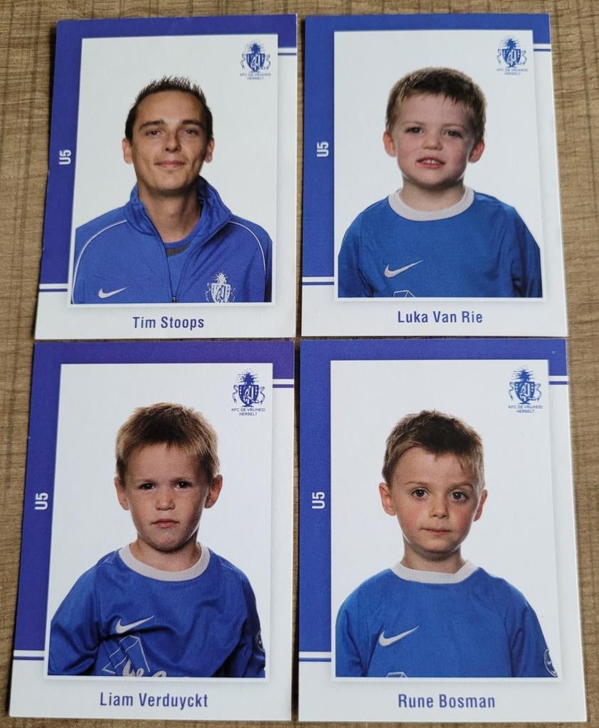 96 verzamelstickers voetbalclub K.F.C. Herselt, Ophalen of Verzenden, Zo goed als nieuw, Poster, Plaatje of Sticker