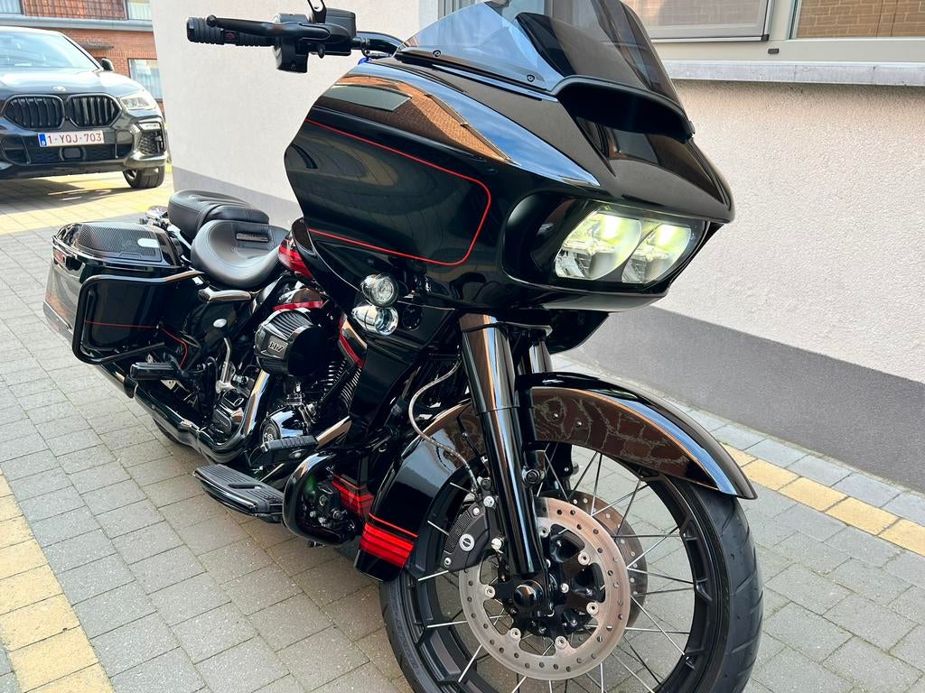 Harley Davidson Road Glide CVO 117CI Spécial, Motos, Motos | Yamaha, Particulier, Tourisme, plus de 35 kW, 4 cylindres, Permis Moto A