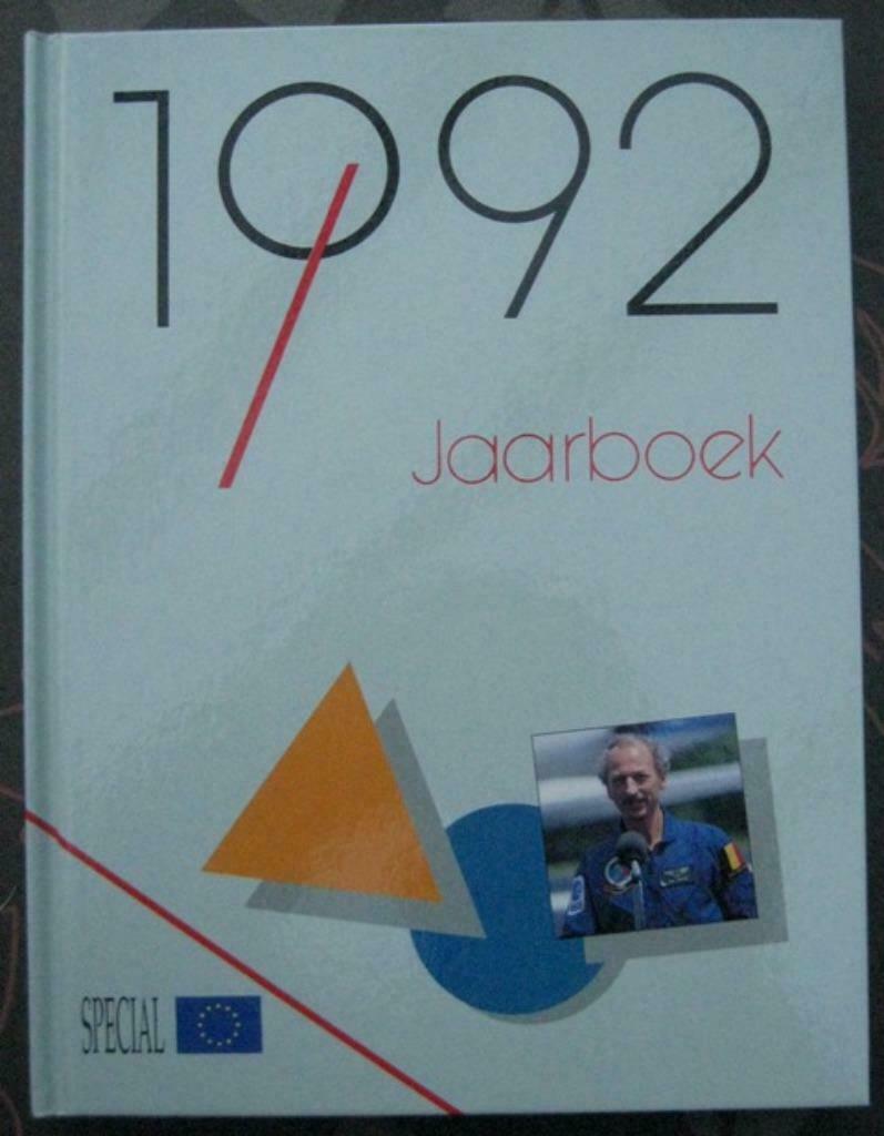 Artis Historia Jaarboek 1992, Ophalen of Verzenden, Zo goed als nieuw