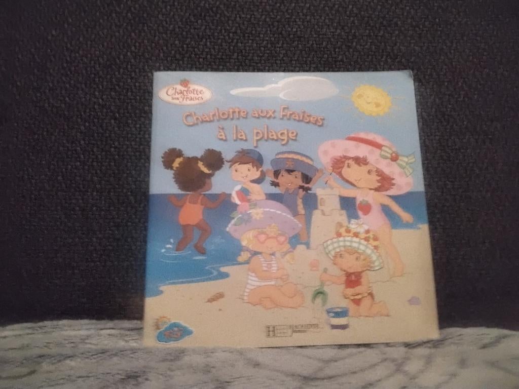 Charlotte aux fraises à la plage, Enlèvement ou Envoi, Comme neuf