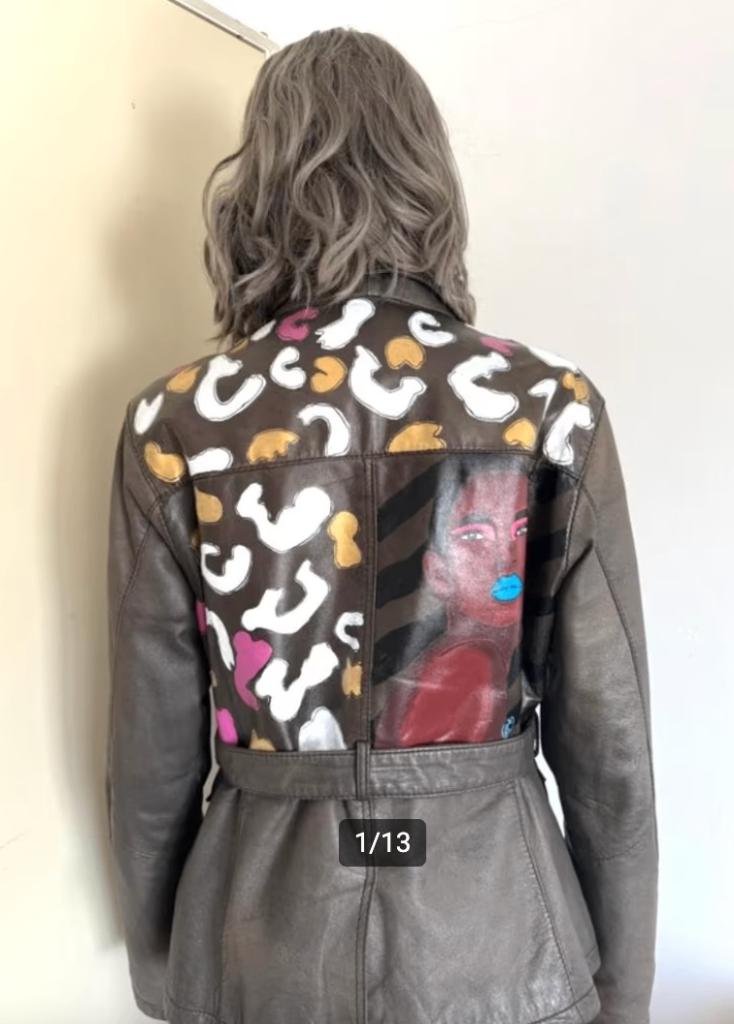 Gorgeous hand-painted vintage leather jacket (M/L), Kleding | Dames, Jassen | Winter, Gedragen, Maat 38/40 (M), Grijs, Ophalen of Verzenden