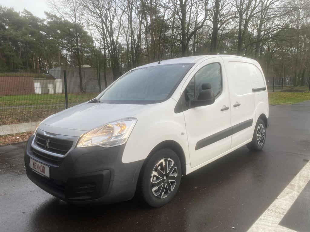 Peugeot Partner Automaat 1.6 Bluehdi, Auto's, Bestelwagens en Lichte vracht, Particulier, ABS, Airbags, Airconditioning, Bluetooth