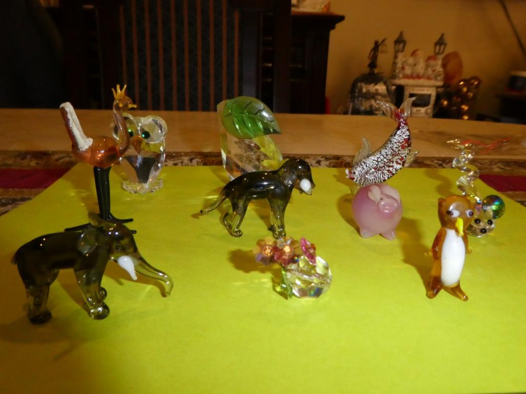 8 mini gekleurde glazen beeldjes  figuurtjes., Enlèvement, Neuf, Figurine