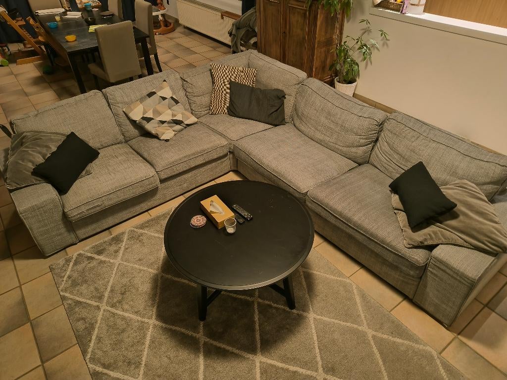 IKEA KIVIK 4-zits hoekbank + bijbehorende voetenbank, Enlèvement, Utilisé, Tissus, Modern, luxe uitstraling