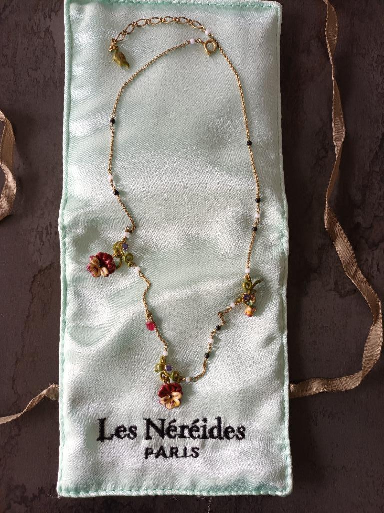 Collier Les Néréides, Bijoux, Sacs & Beauté, Colliers, Autres couleurs, Comme neuf, Enlèvement, Autres matériaux