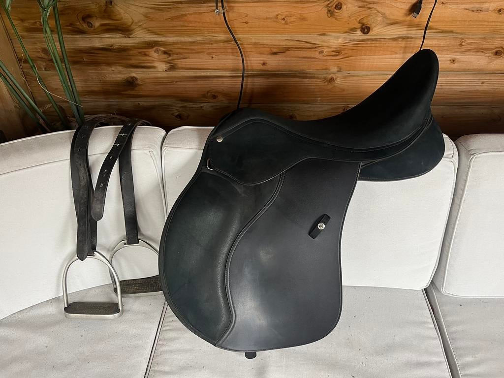 Wintec 2000 HART veelzijdigheidszadel 17,5inch, Ophalen of Verzenden, Zo goed als nieuw, Recreatie