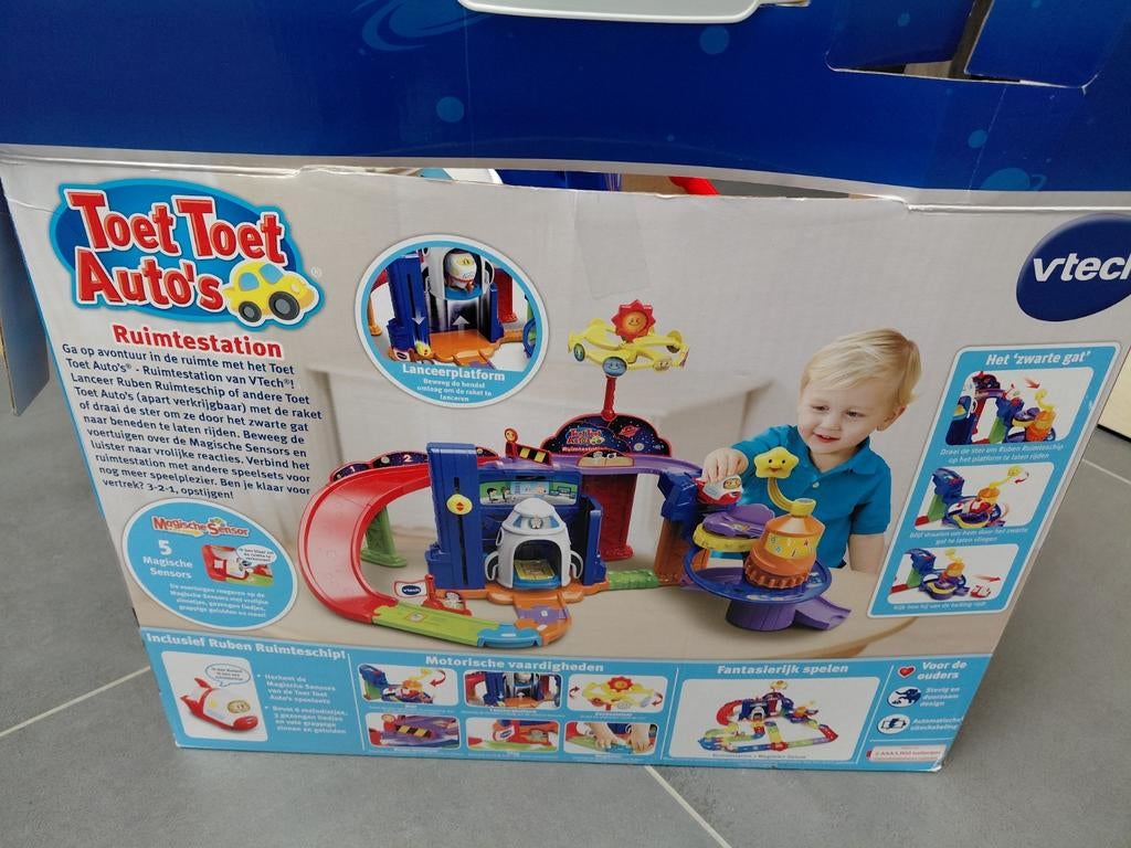 Toet toet auto's ruimtestation, Ophalen, Zo goed als nieuw