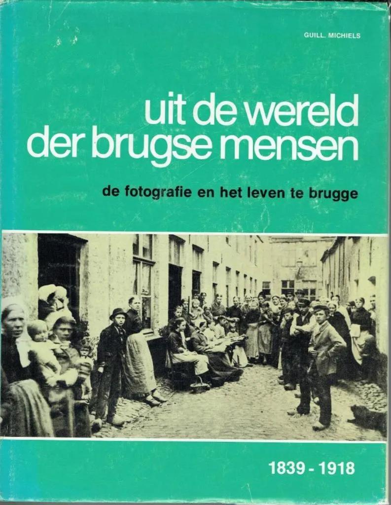 Uit de wereld der Brugse mensen, Boeken, Geschiedenis | Stad en Regio, Zo goed als nieuw, Ophalen of Verzenden