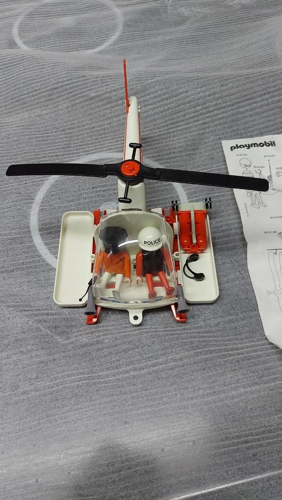 Playmobil helicopter rescue jaren tachtig, Ophalen