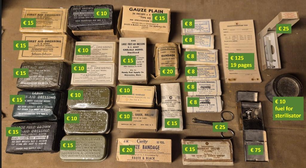 US WW2 Medic bandages and other, Enlèvement ou Envoi, Armée de terre, Autres types