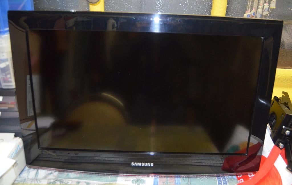 Flatscreen TV Samsung - TV beugel, Audio, Tv en Foto, Televisies, Gebruikt, LED, 60 tot 80 cm, Samsung, Ophalen