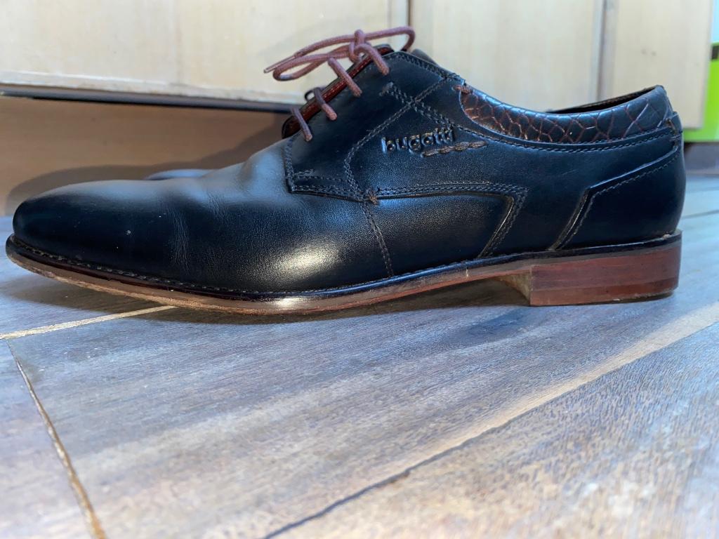 Bugatti chaussures 44 derbys cuir noir bord façon serpent TB, Vêtements | Hommes, Chaussures, Bugatti, Chaussures à lacets, Porté