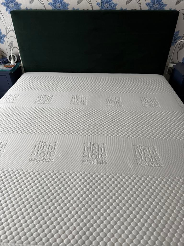 Boxspring fluweel groen, Huis en Inrichting, Slaapkamer | Boxsprings, Ophalen, Zo goed als nieuw, Groen