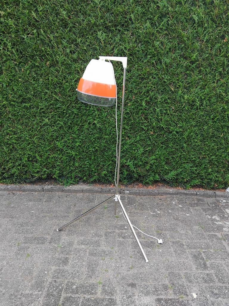 Lampadaire vintage fabriqué à partir d'un sèche-cheveux, Enlèvement ou Envoi, Métal, Vintage, 150 à 200 cm