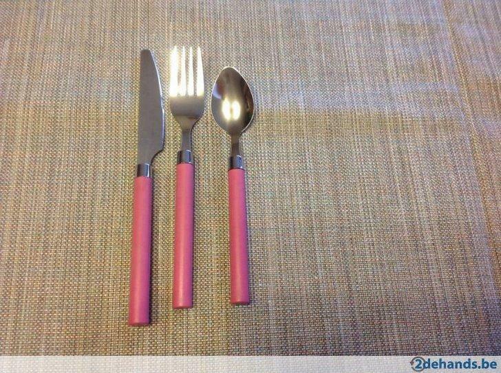 NIEUW 18 delig bestek met rozekleurig heft / handvat, Ophalen of Verzenden, Nieuw