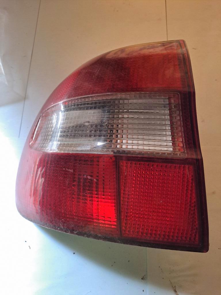 Achterlicht links Volvo V40 -'98, Ophalen of Verzenden, Volvo