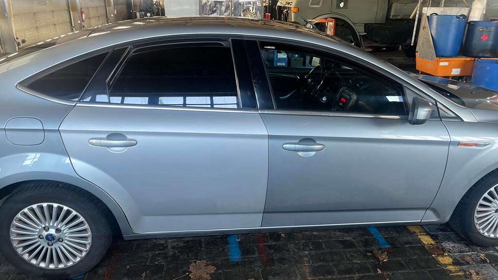 Opzoek naar ford mondeo achter rechter deur, Ophalen, Ford