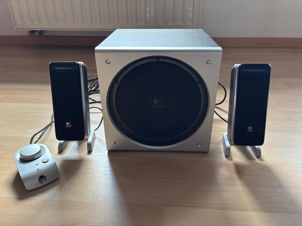 Logitech speakers, Enlèvement, Utilisé, Autres canaux, Logitech