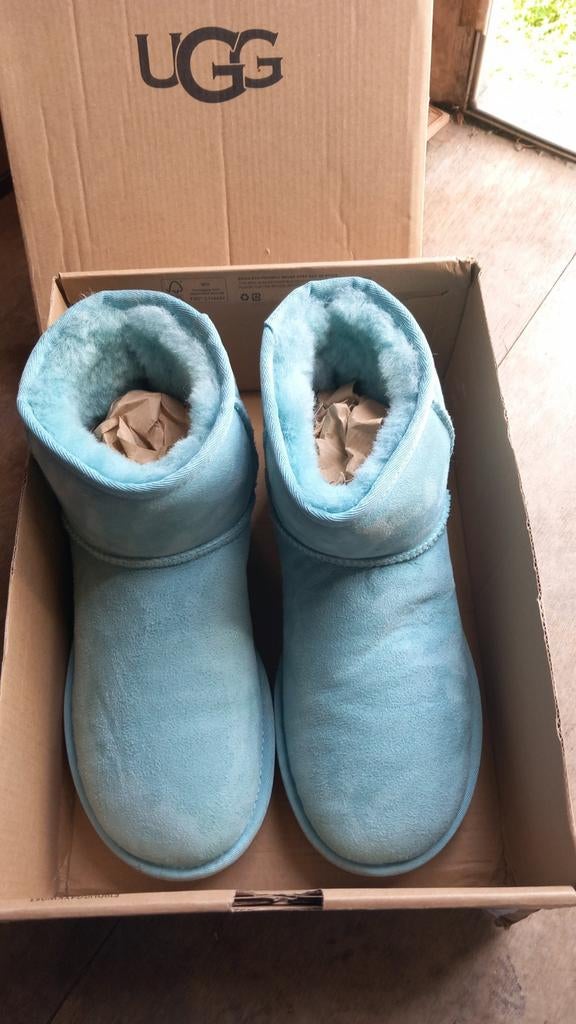 Ugg mini maat 39, Kleding | Dames, Schoenen, Ophalen of Verzenden