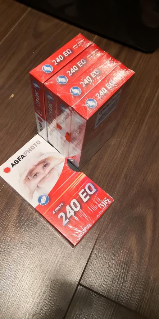5x AGFA 240 EQ VHS TAPES NIEUW, CD & DVD, VHS | Film, Enlèvement ou Envoi, Neuf, dans son emballage