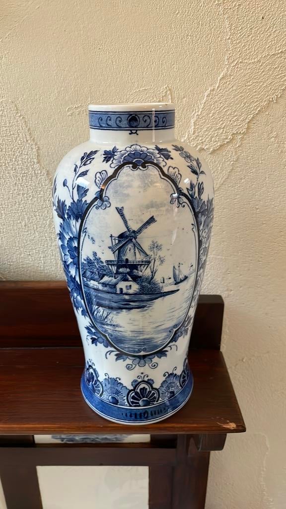 Vaas delfts blauw met molen, Enlèvement