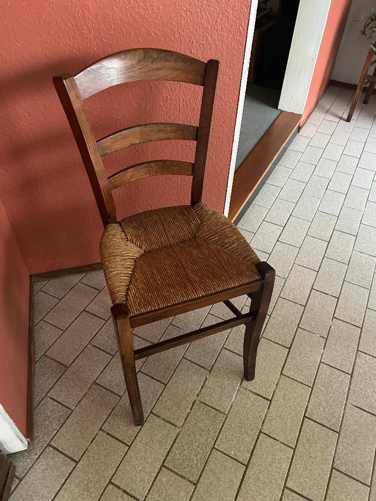 LOT 121: 2 stoelen klassiek donkerbruin rieten zitvlak, Ophalen
