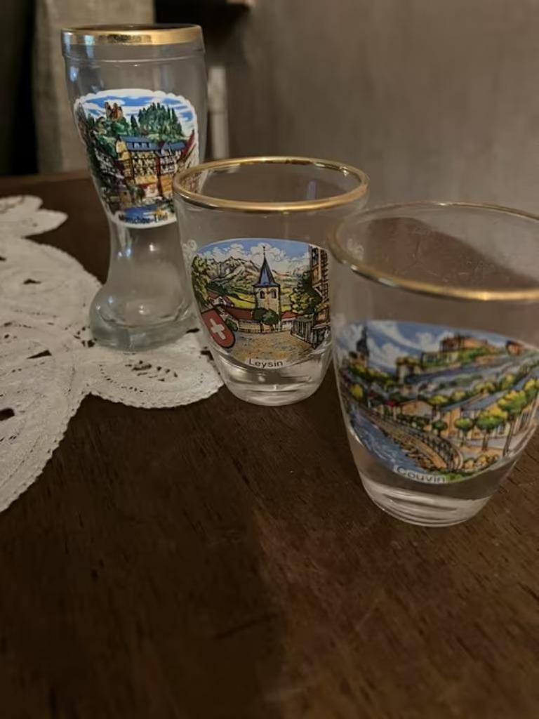 souvenirglaasjes: Couvin  Leysin Monschau eifel (1,50/st), Verzamelen, Ophalen of Verzenden