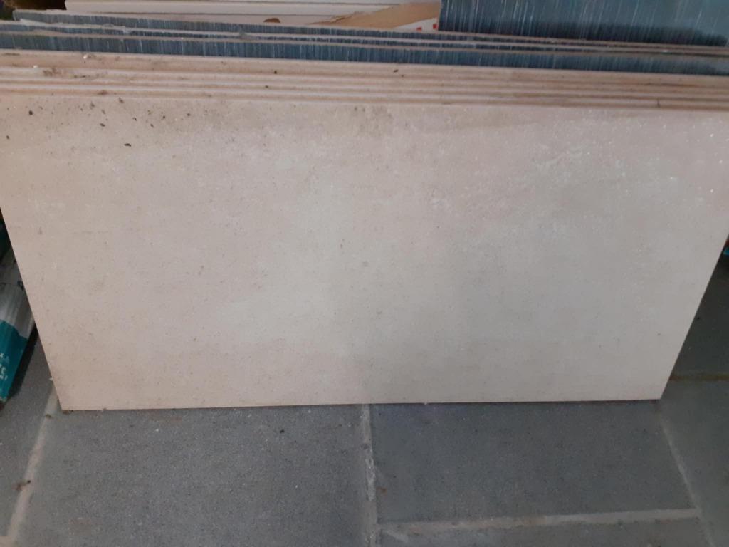 1m² beige vloer, Ophalen, 30 cm of meer, Steen of Klei, 50 tot 150 cm