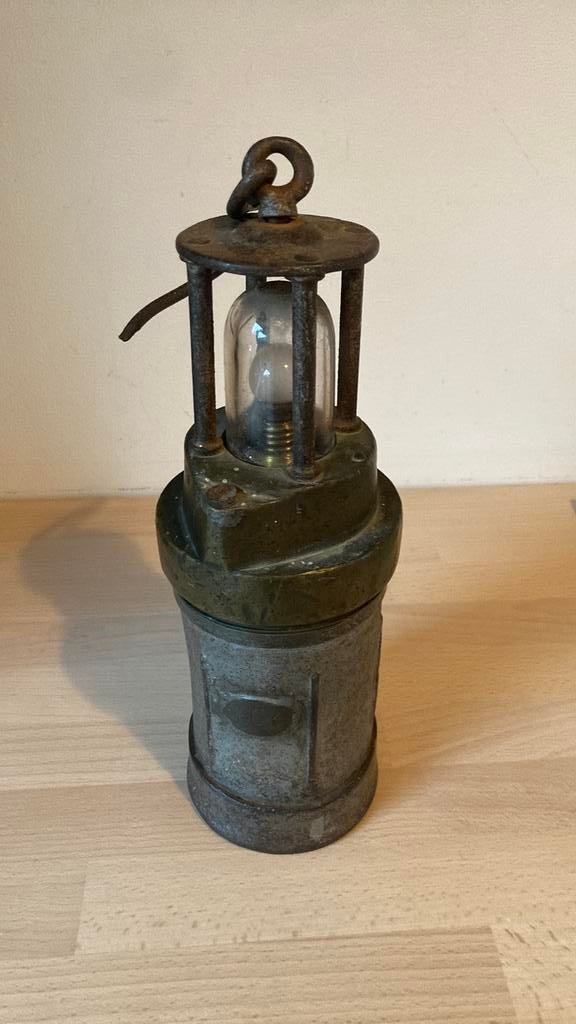 Lampe de mineur ancienne électrique – Modèle 803 –, Ophalen
