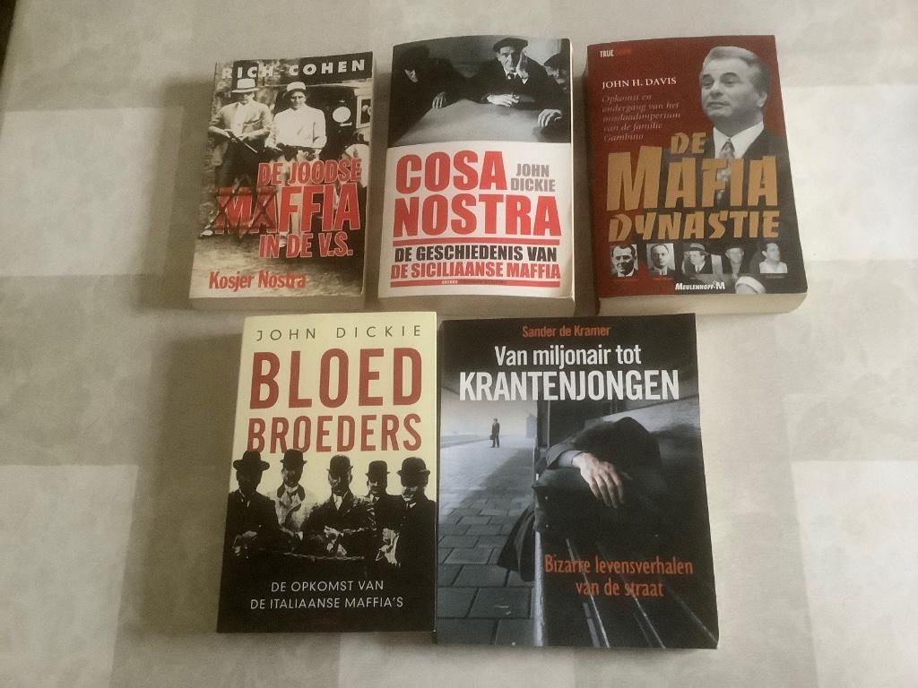 5 boeken over de maffia, Ophalen of Verzenden, Zo goed als nieuw