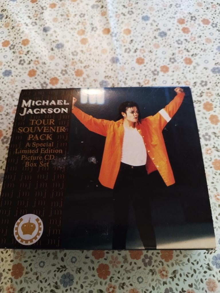 Michael Jackson Tour Souvenir pack picture cd box set, Cd's en Dvd's, Ophalen
