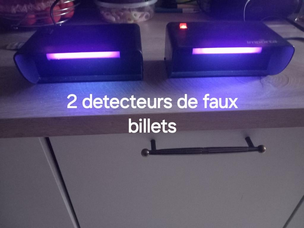 2 détecteur de faux billets, Enlèvement