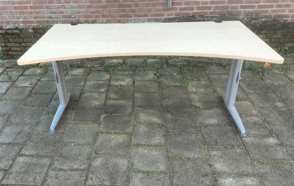Bureau, merk Schärf, ahorn-aluminium, 180x98-80-98, Ophalen, In hoogte verstelbaar, Gebruikt