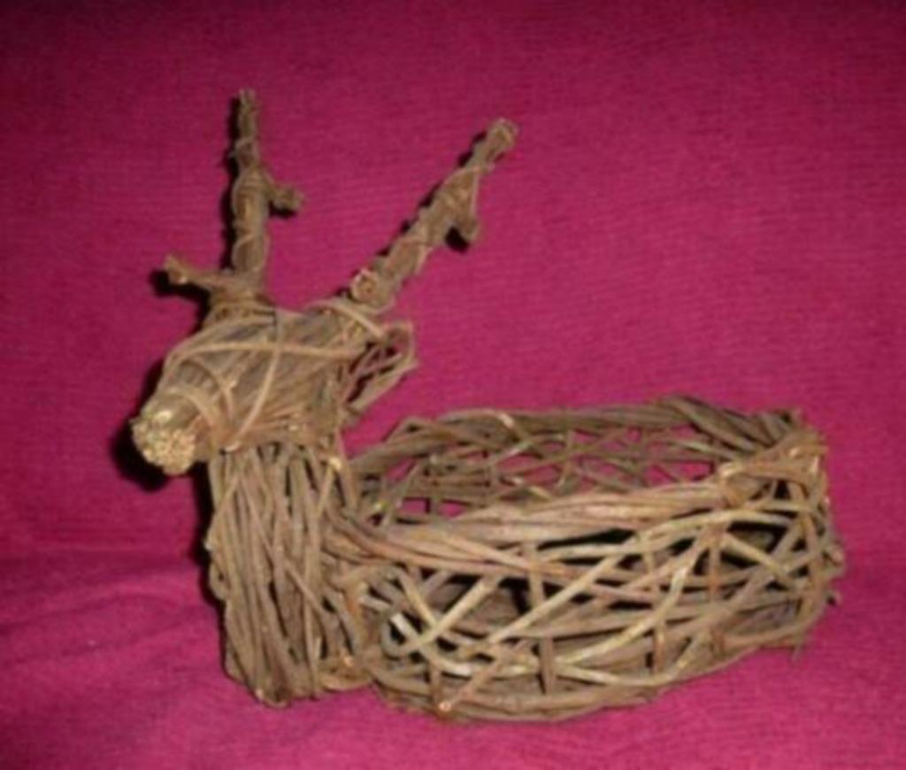 kerstversiering kerstmis mandje eland lengte : 40 cm, Diversen, Kerst, Ophalen of Verzenden, Zo goed als nieuw