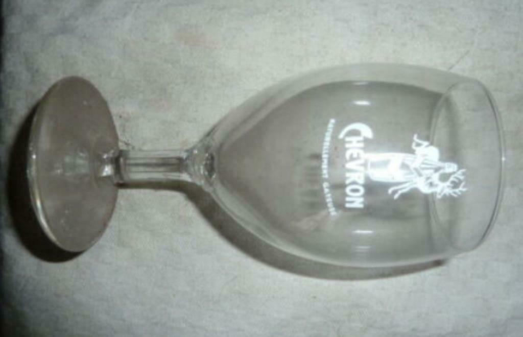 #E glas CHEVRON Naturellement Gazeuse, Enlèvement ou Envoi, Neuf, Autres types