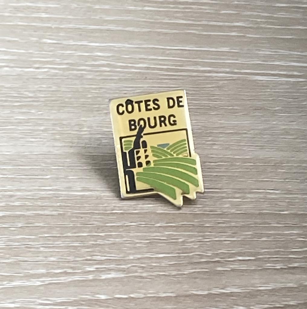 PIN - CÔTES DE BOURG - BORDEAUX - FRANCE - VIN - WIJN, Envoi, Utilisé, Marque, Insigne ou Pin's