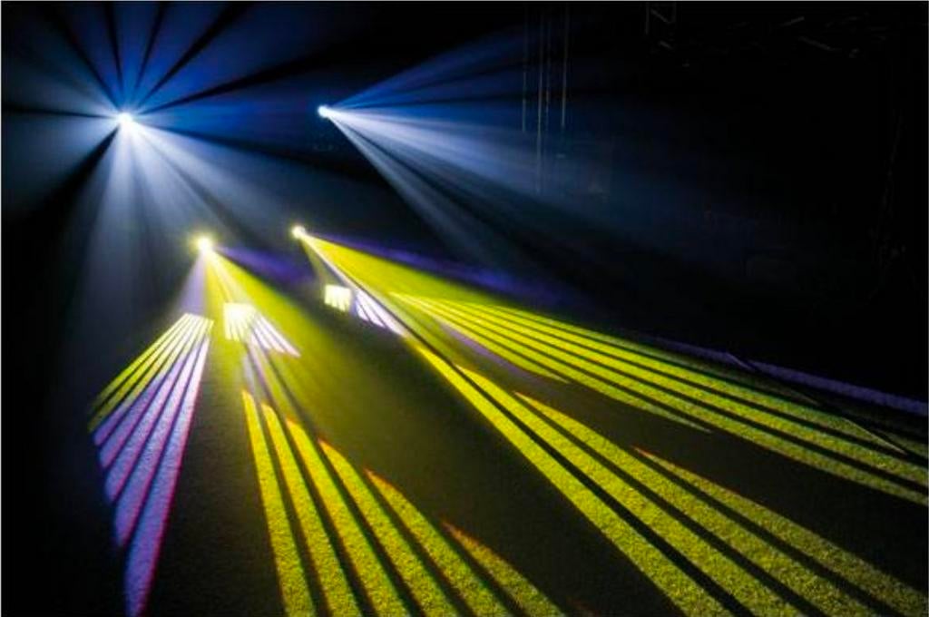 8 stuks Showtec Phantom 75 moving heads in flight cases, Enlèvement, Comme neuf, Lumières