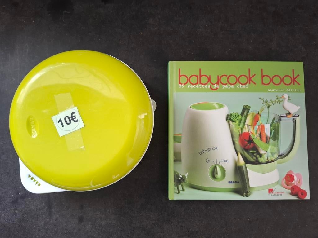 Livre de recette, assiette ventouse,couvercle et 2 couverts., Enlèvement, Comme neuf