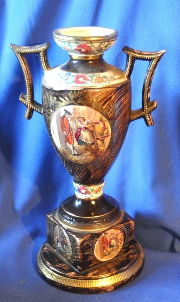 vase amphore sur socle carré bequet décor soubrette, Enlèvement ou Envoi