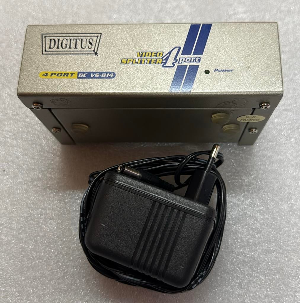 Splitter VGA 4 port, Enlèvement ou Envoi, Comme neuf, VGA