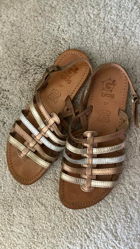 37 leren sandalen in zilver, goud en goud, Overige kleuren, Blog, Gedragen, Sandalen of Muiltjes