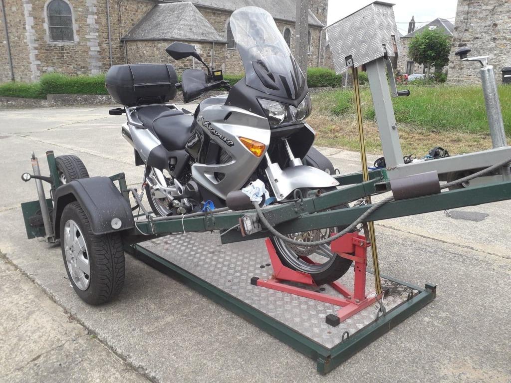 Verhuur van motoraanhangwagens met grondlader, Motoren, Ophalen, 1 cilinder
